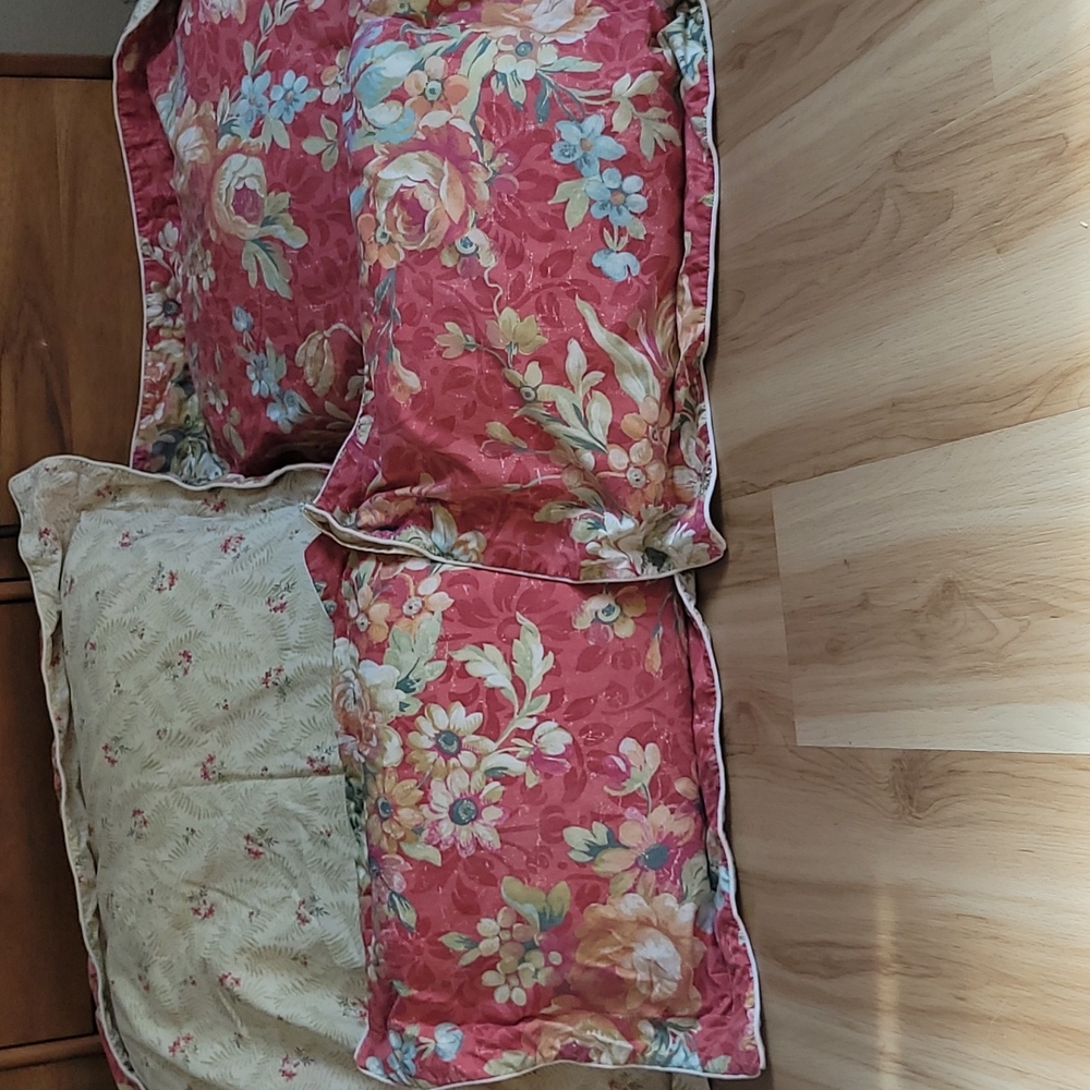 Yves Delorme Paris pillow shams + pillow inserts 16x20 in